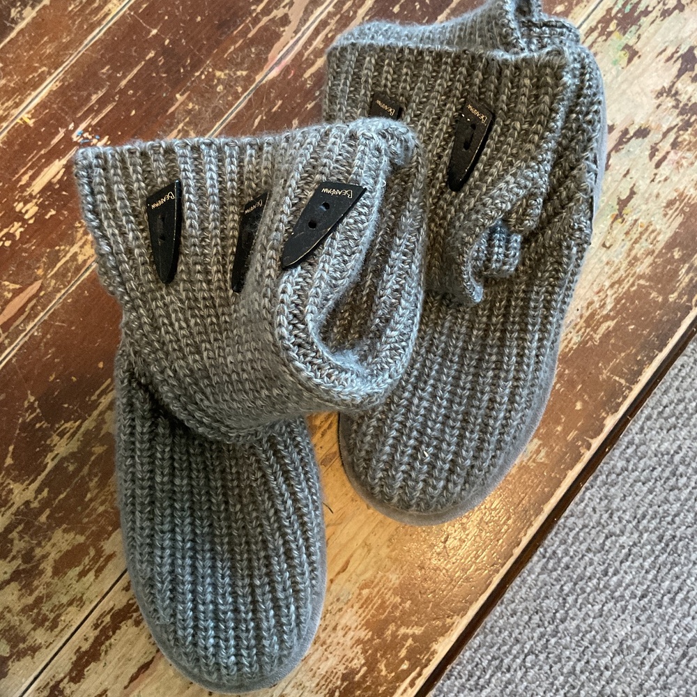 BearPaw Knitted Footware